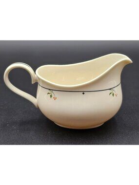 VTG Gorham Ariana Town & Country Fine China Gravy Boat Ivory With Floral Accents